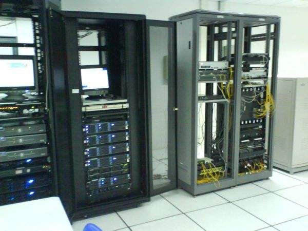 机房布线方案之UPS电源操作 机房网络布