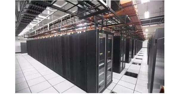 数据机房布线选择机柜等设备应考虑哪