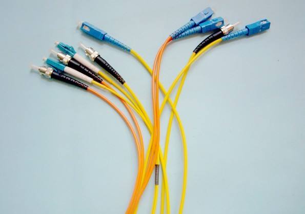 光纤跳线的分类特点以及选用技巧